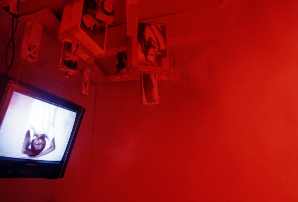 Lie down beneath my shadow