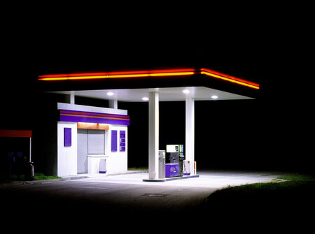 Tankstelle - blau / rot / gelb